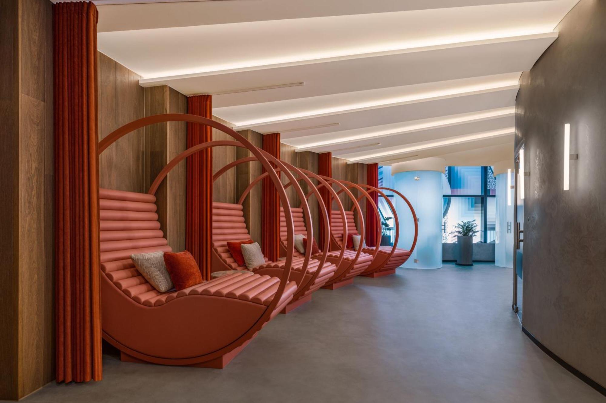 W Sydney Hotel Luaran gambar The interior of the new terminal