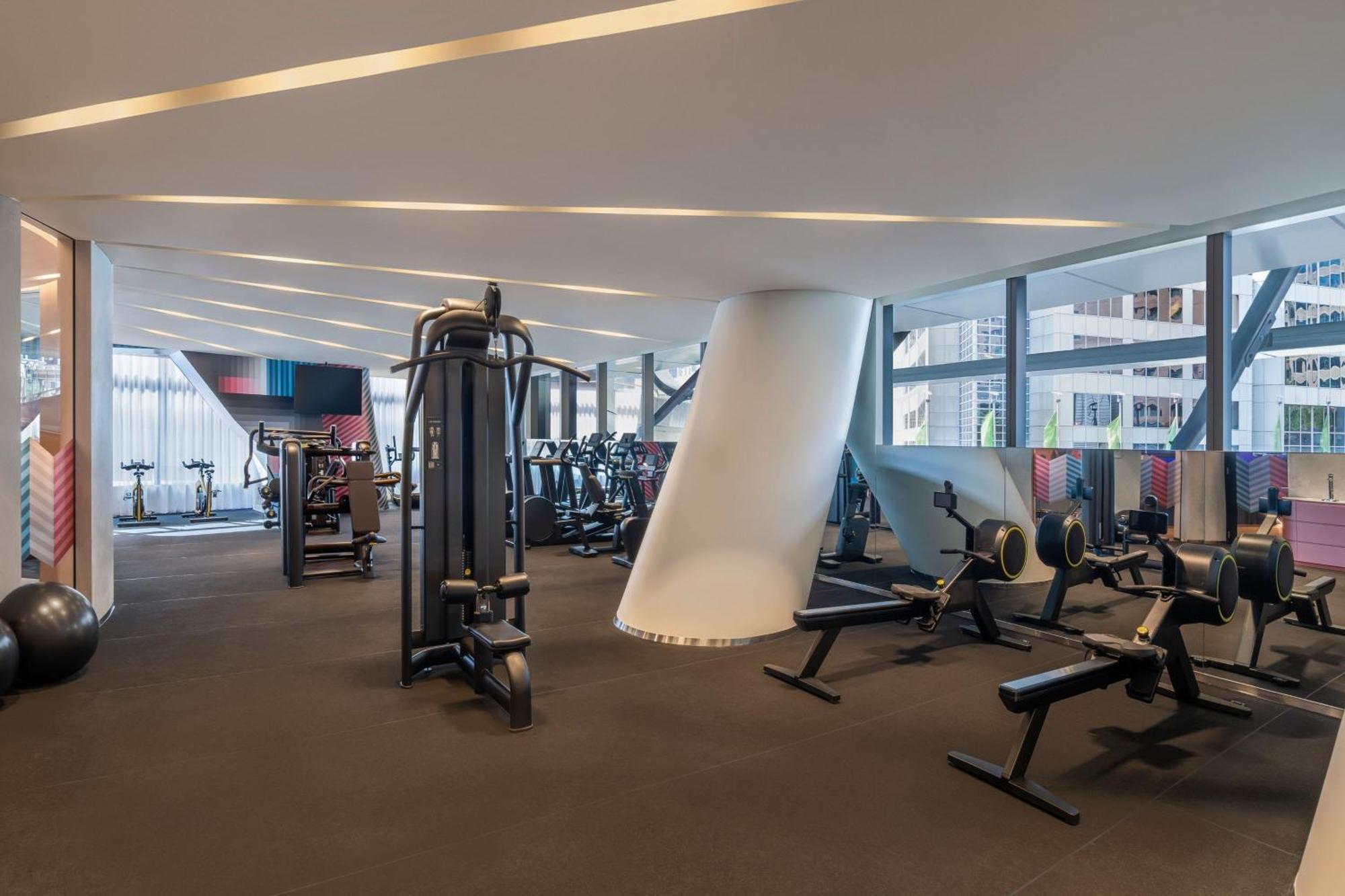 W Sydney Hotel Luaran gambar The gym at The Standard London