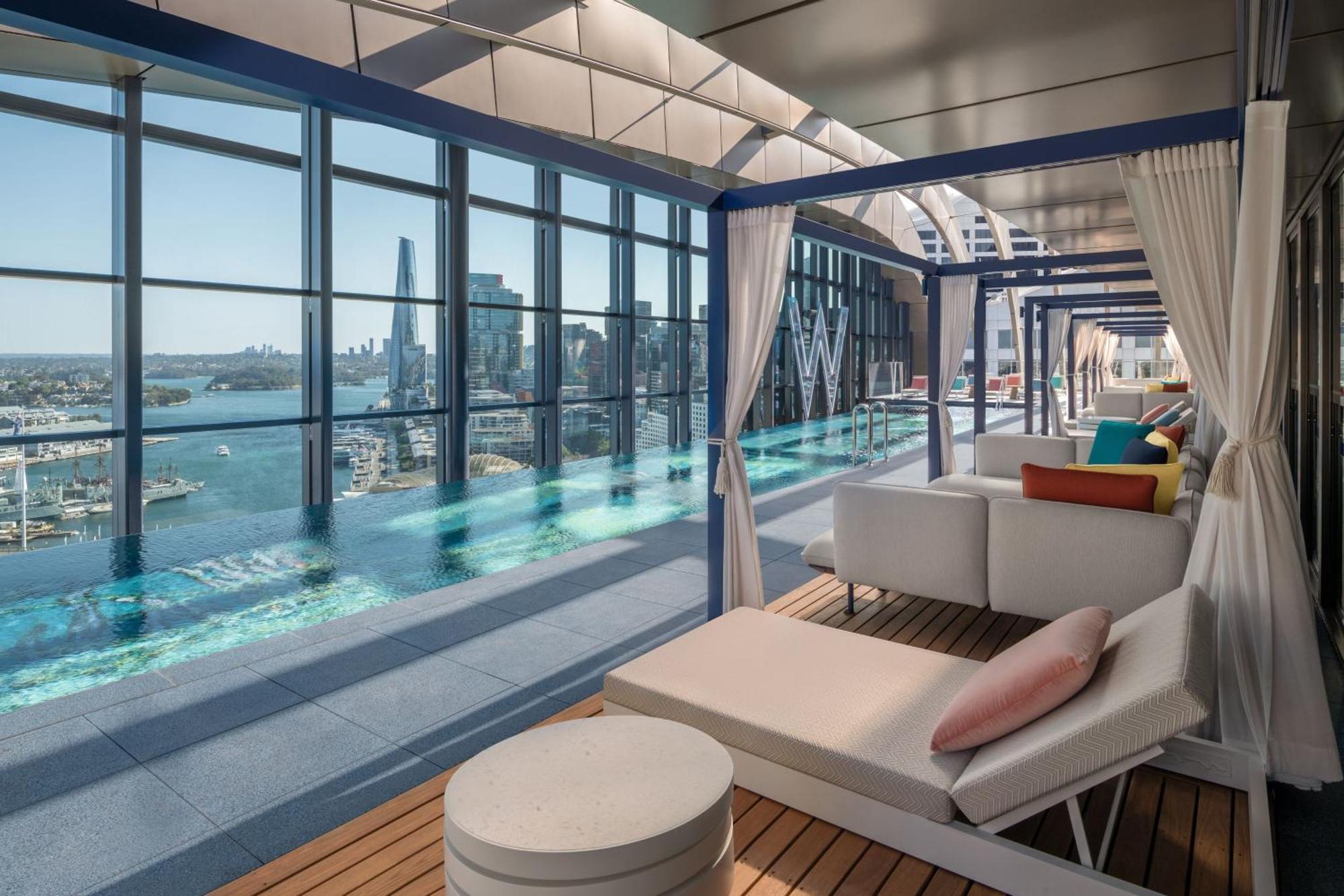 W Sydney Hotel Luaran gambar The Haven courtyard on Norwegian Bliss